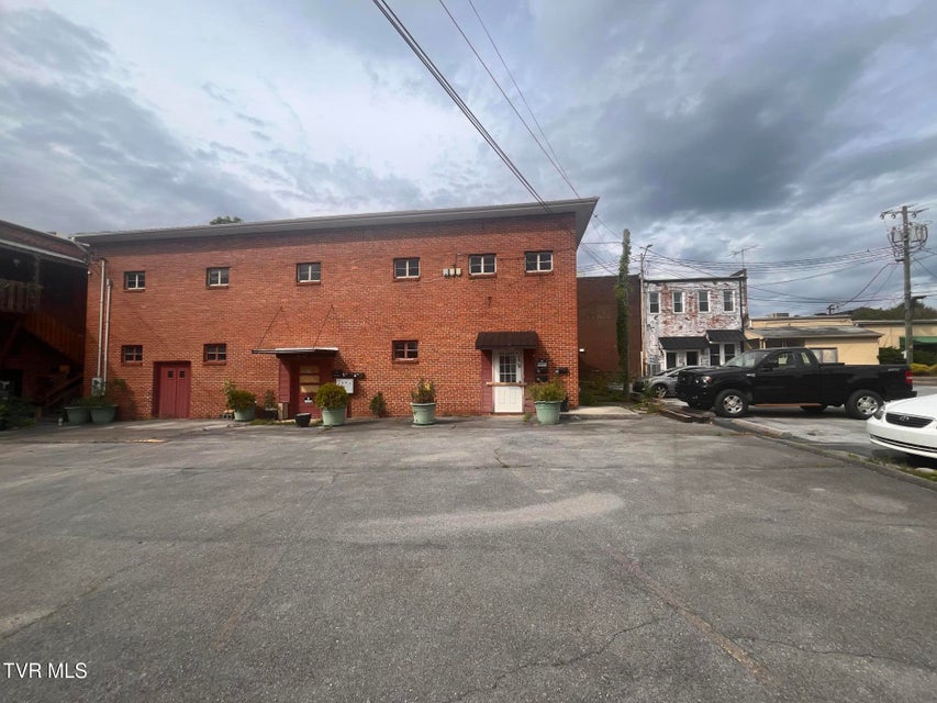 Photo #8: 205 Union St