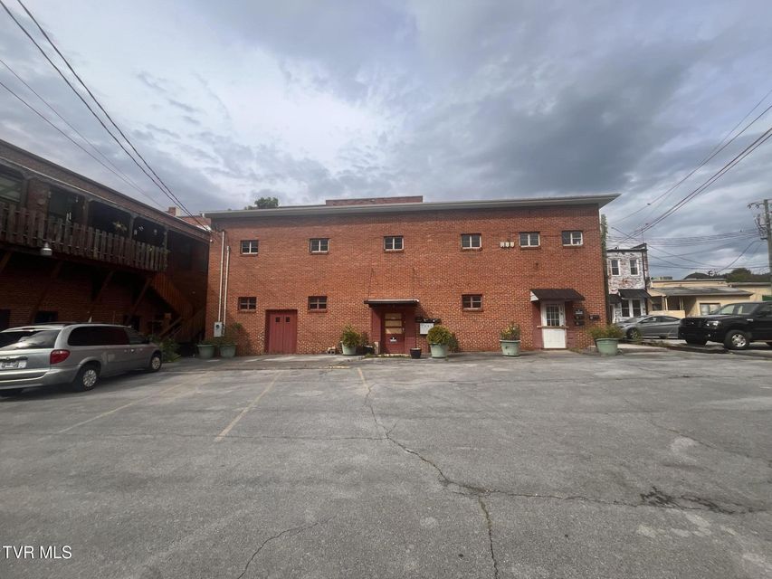 Photo #12: 205 Union St