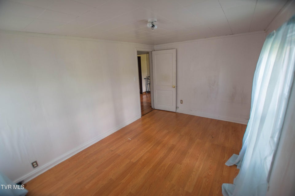 Photo #6: 990 Jefferson Street