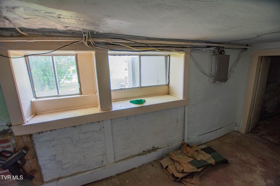 Photo #25: 990 Jefferson Street
