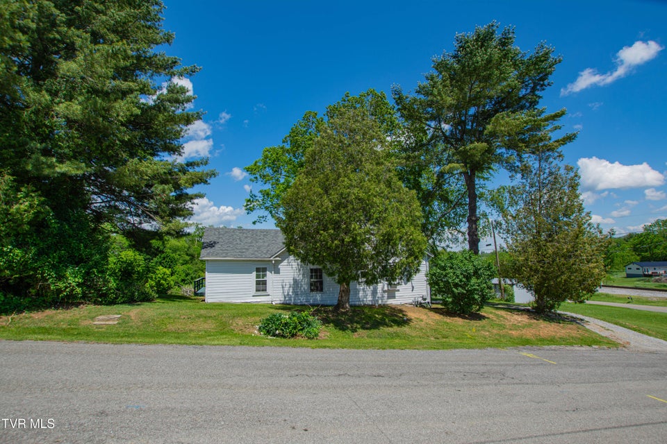 Photo #28: 990 Jefferson Street