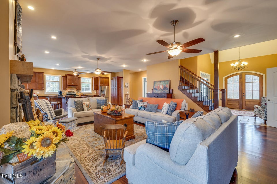Photo #6: 113 Ridgecrest Drive