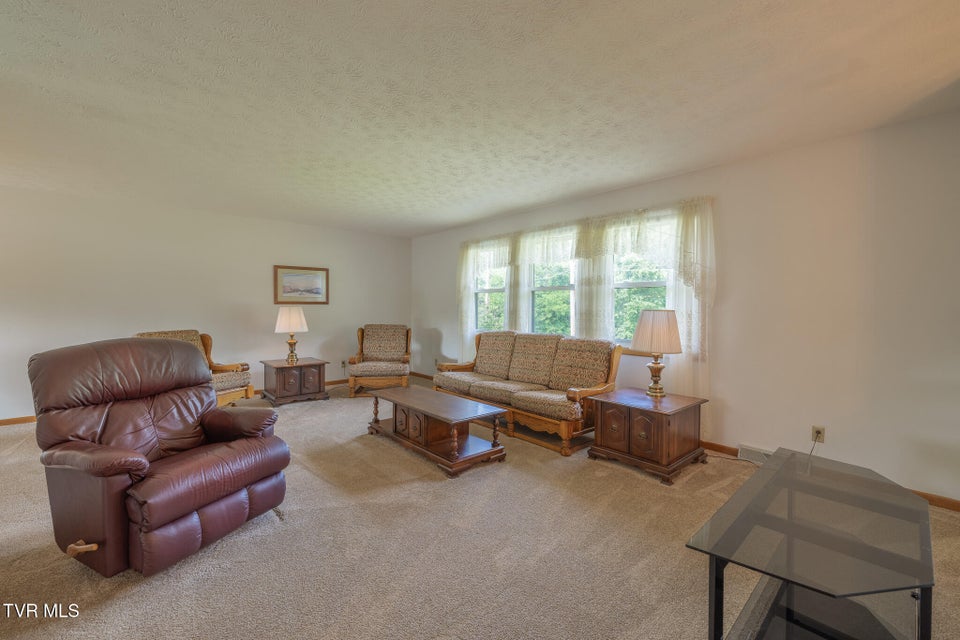 Photo #3: 1000 Amersham Road
