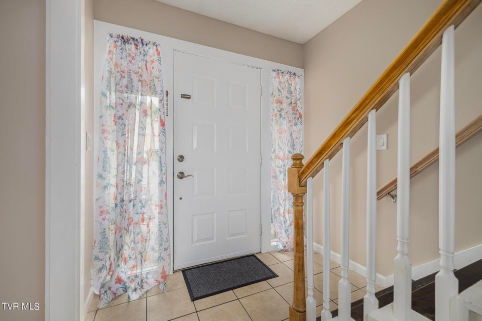 Photo #4: 605 Redstone Dr 