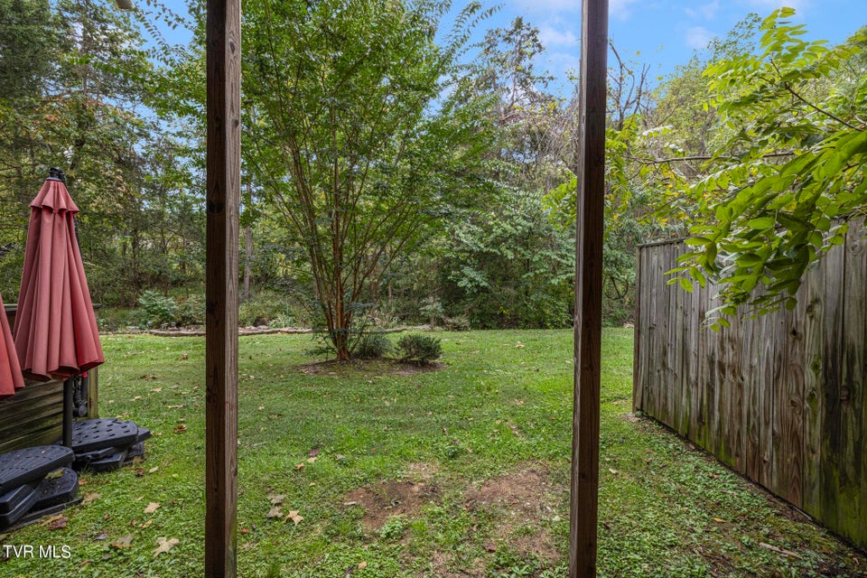 Photo #31: 605 Redstone Dr 