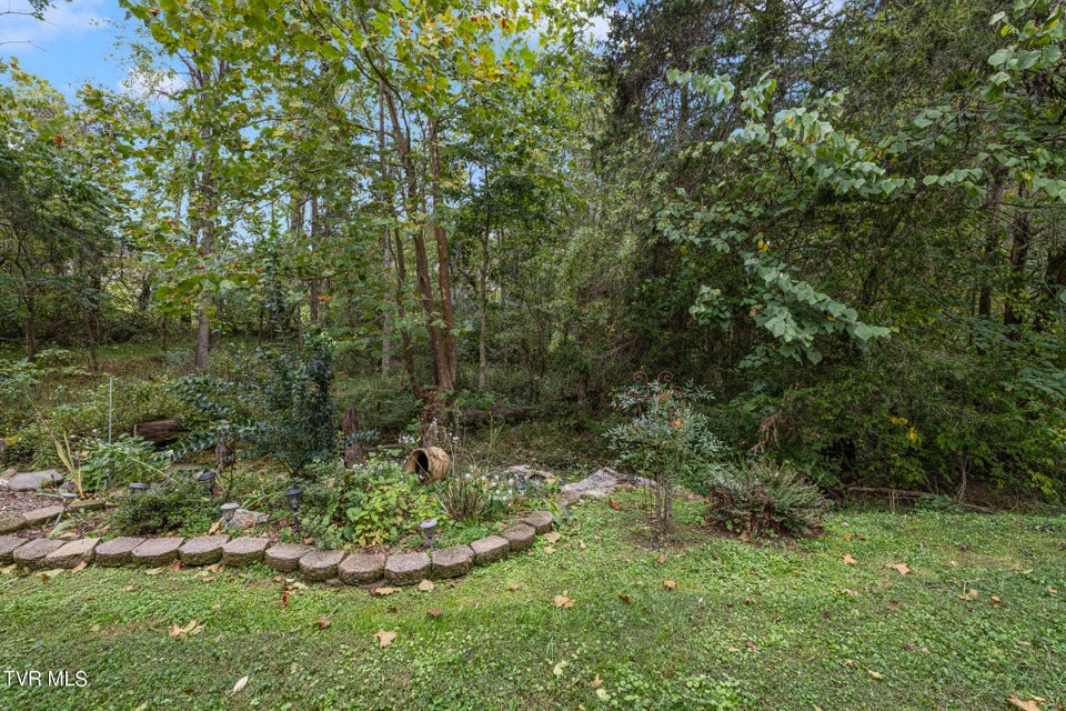 Photo #33: 605 Redstone Dr 