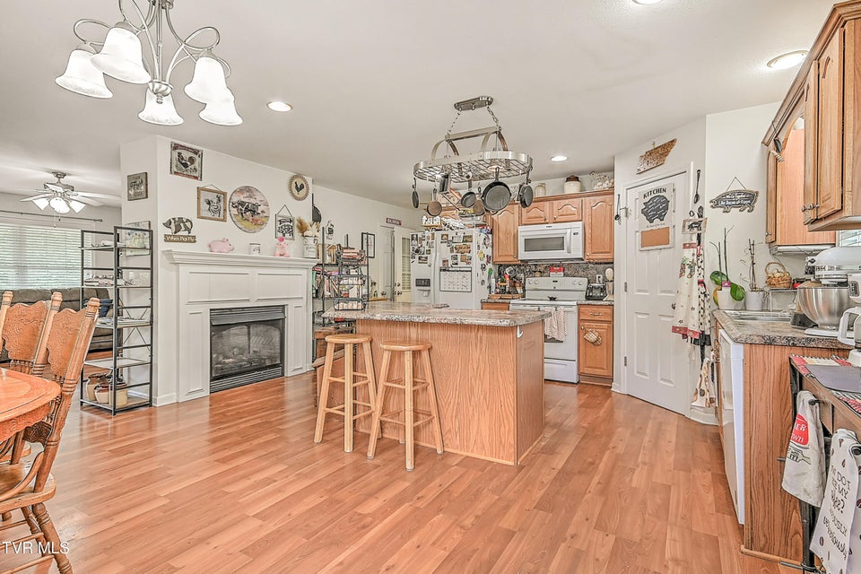 Photo #11: 1495 Fishpond Road