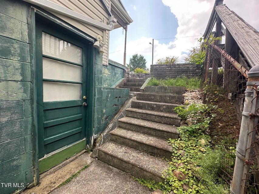Photo #10: 1238 Holyoke Street