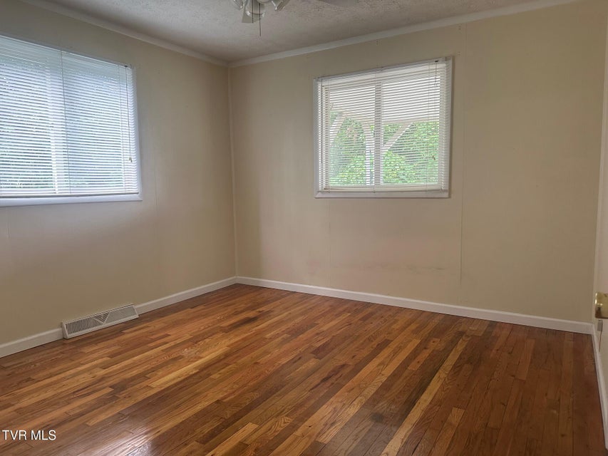 Photo #32: 1238 Holyoke Street