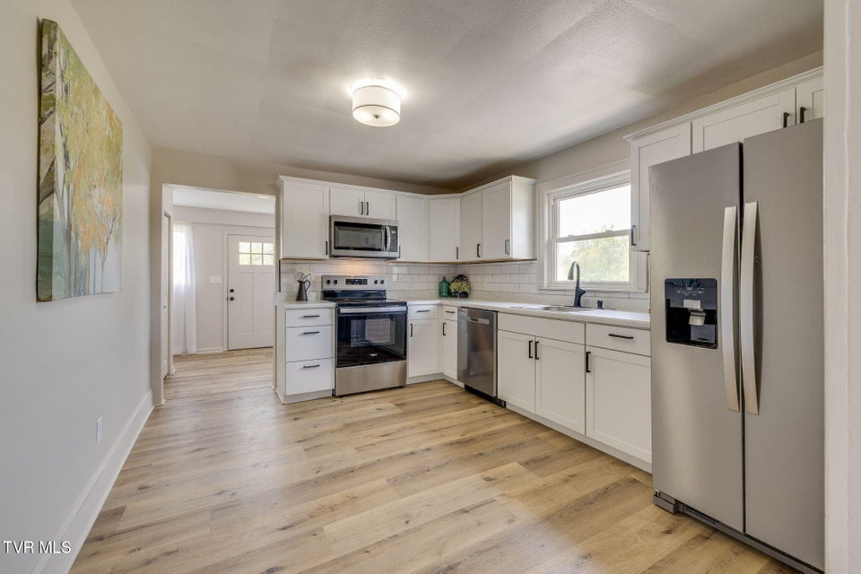 Photo #10: 53 Tremont Place