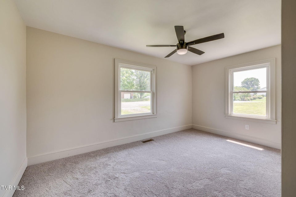 Photo #21: 53 Tremont Place