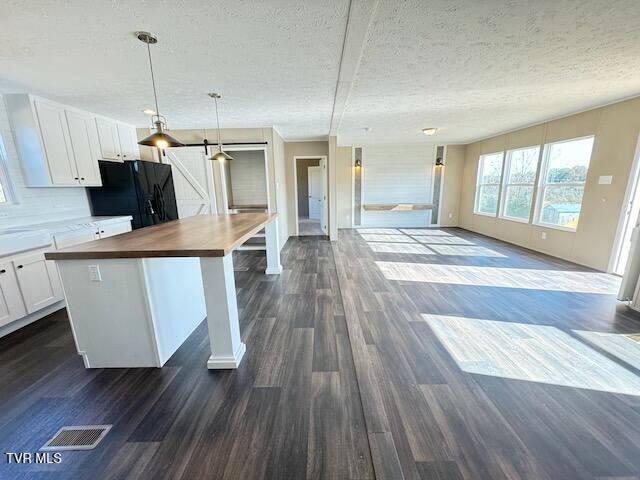 Photo #2: 7615 Snapps Ferry Road