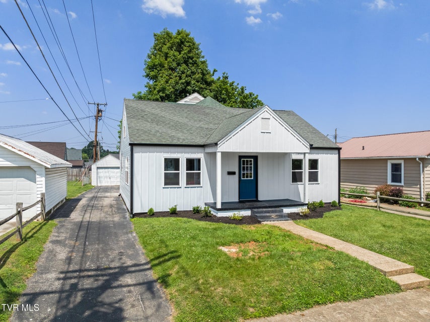 Photo #2: 1302 Chestnut Street