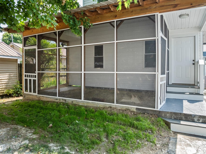 Photo #7: 1302 Chestnut Street