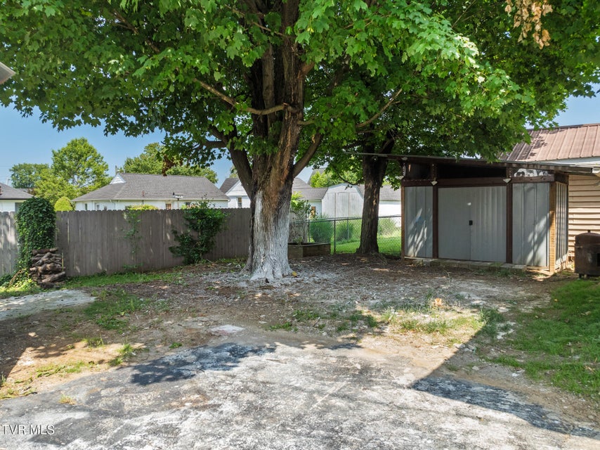 Photo #9: 1302 Chestnut Street