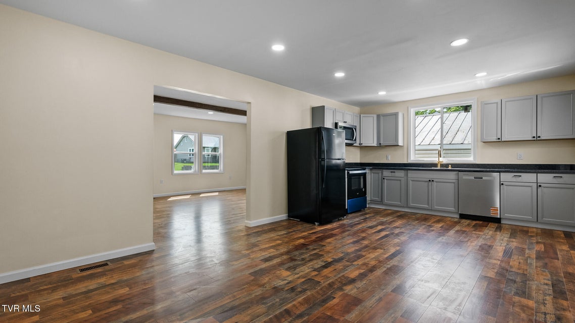 Photo #14: 1302 Chestnut Street