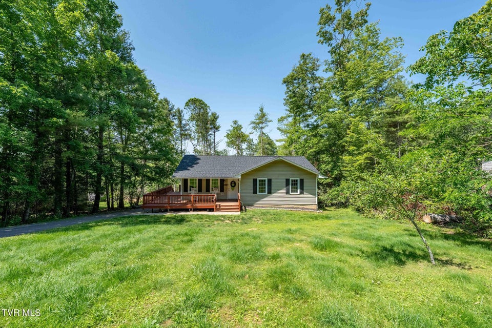 Photo #2: 699 Hemlock Street