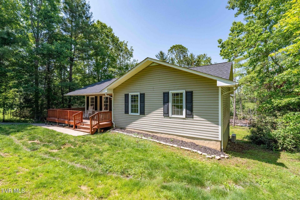 Photo #5: 699 Hemlock Street