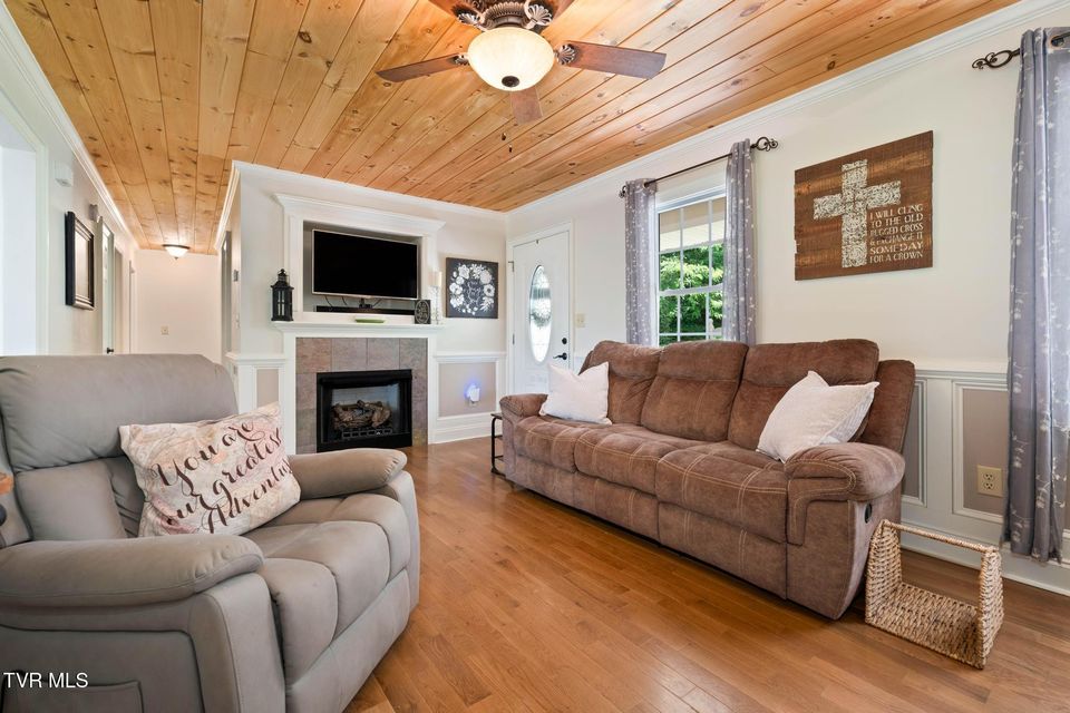 Photo #24: 699 Hemlock Street