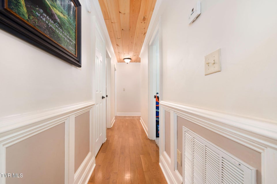 Photo #31: 699 Hemlock Street