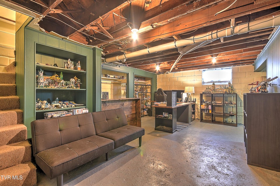 Photo #37: 718 Arlington Avenue