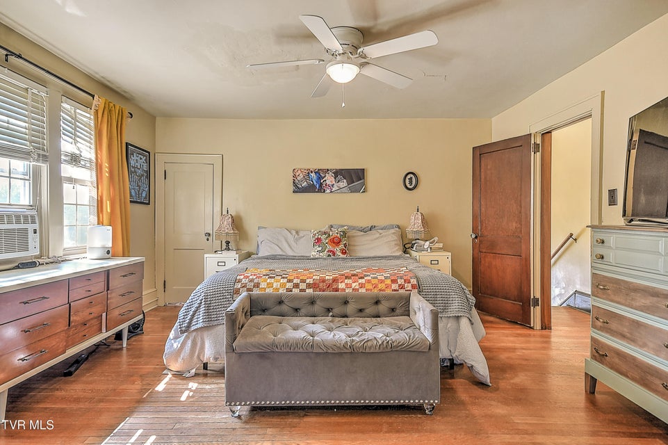 Photo #25: 718 Arlington Avenue