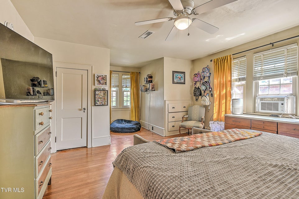 Photo #23: 718 Arlington Avenue