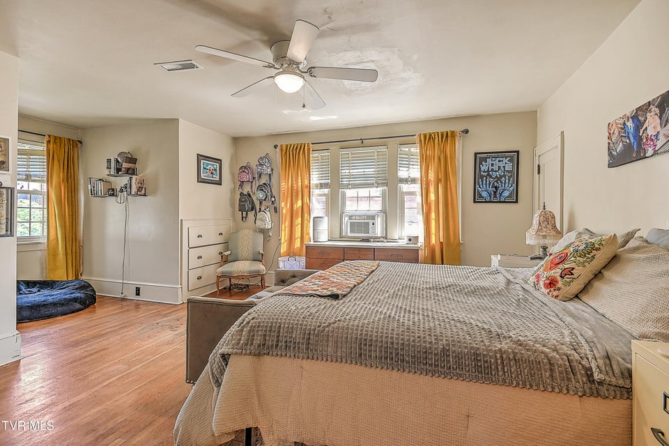 Photo #24: 718 Arlington Avenue