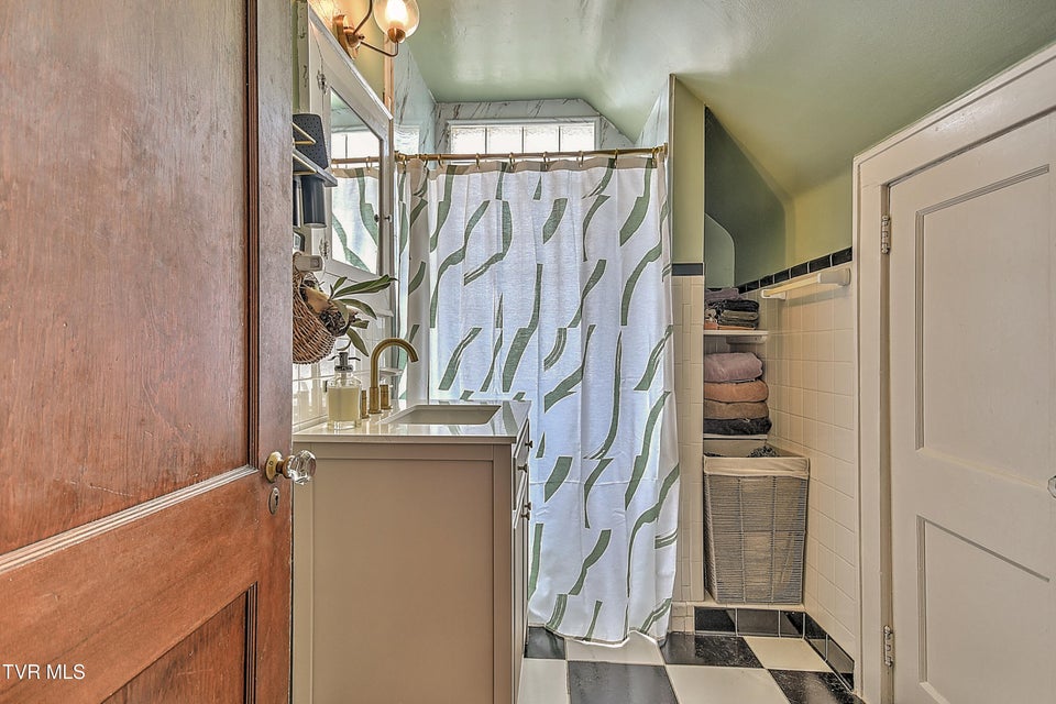 Photo #21: 718 Arlington Avenue