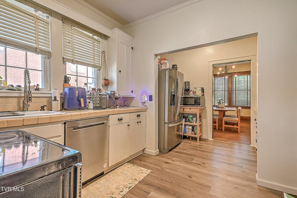 Photo #14: 718 Arlington Avenue