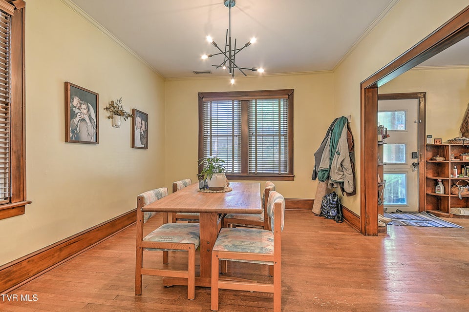 Photo #10: 718 Arlington Avenue