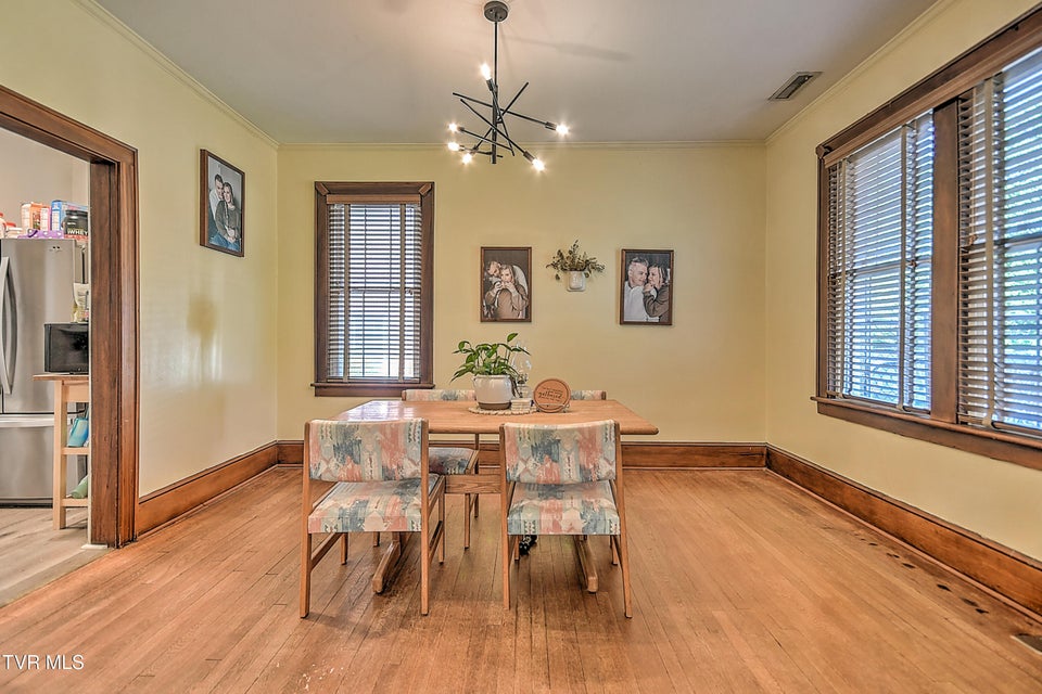 Photo #11: 718 Arlington Avenue