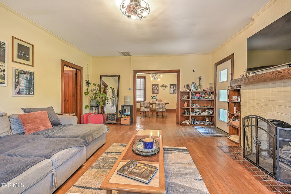Photo #7: 718 Arlington Avenue