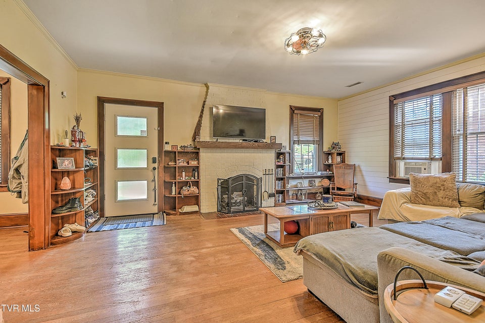 Photo #5: 718 Arlington Avenue