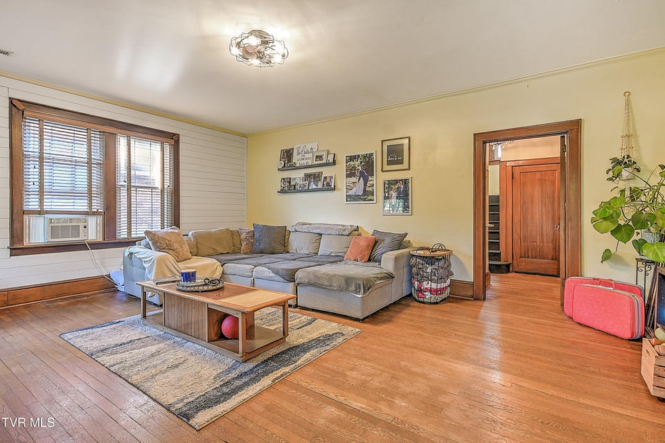 Photo #6: 718 Arlington Avenue