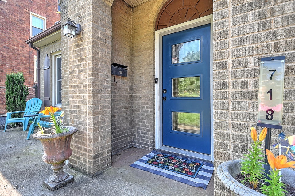 Photo #4: 718 Arlington Avenue