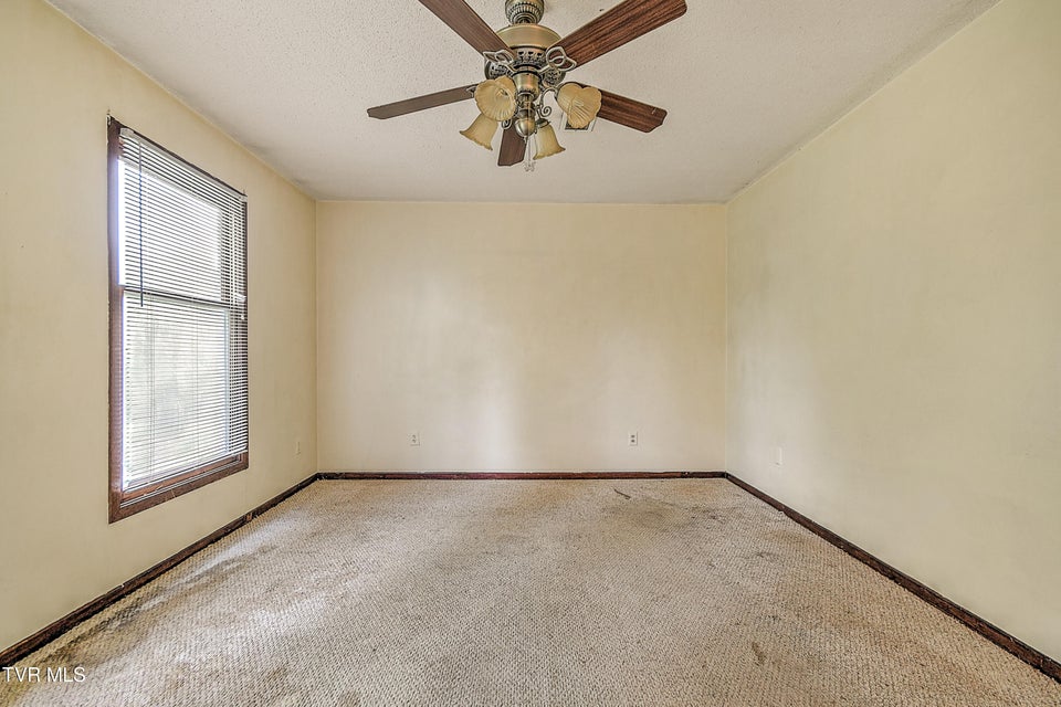 Photo #3: 609 Oakland Court