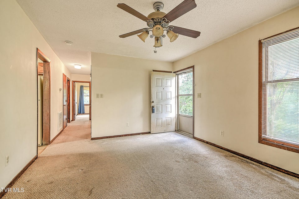 Photo #5: 609 Oakland Court