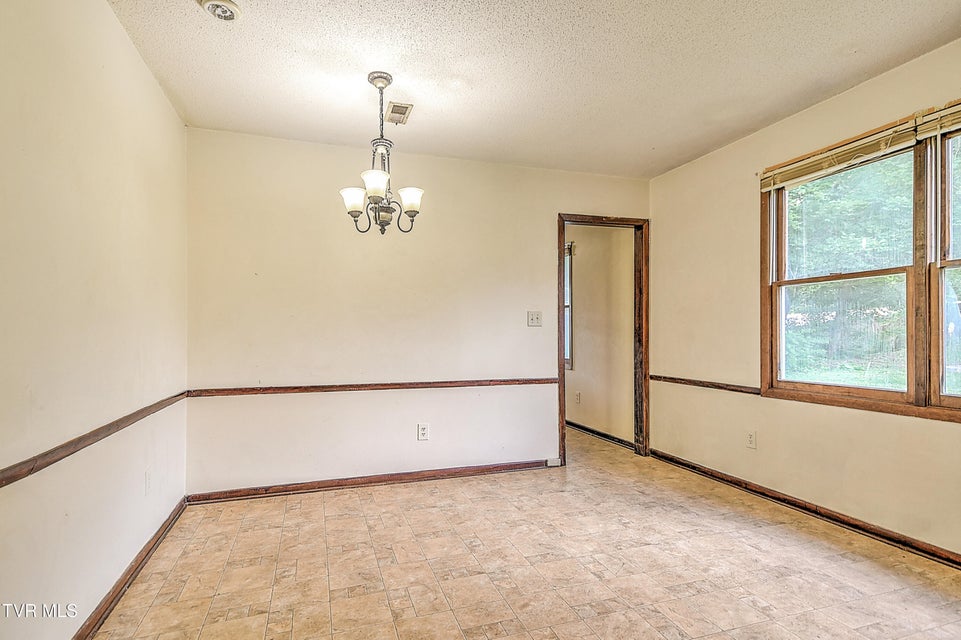 Photo #9: 609 Oakland Court