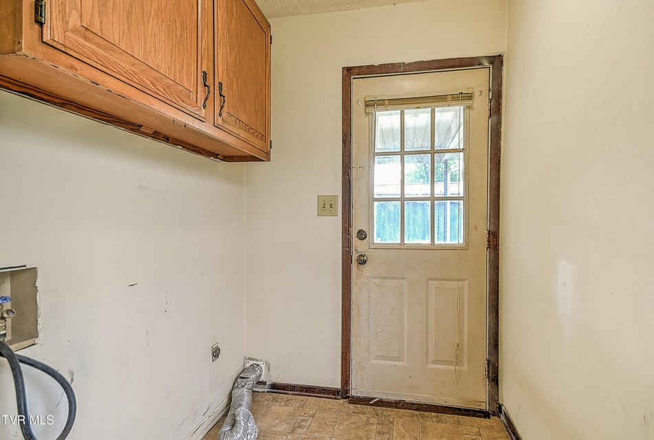 Photo #11: 609 Oakland Court