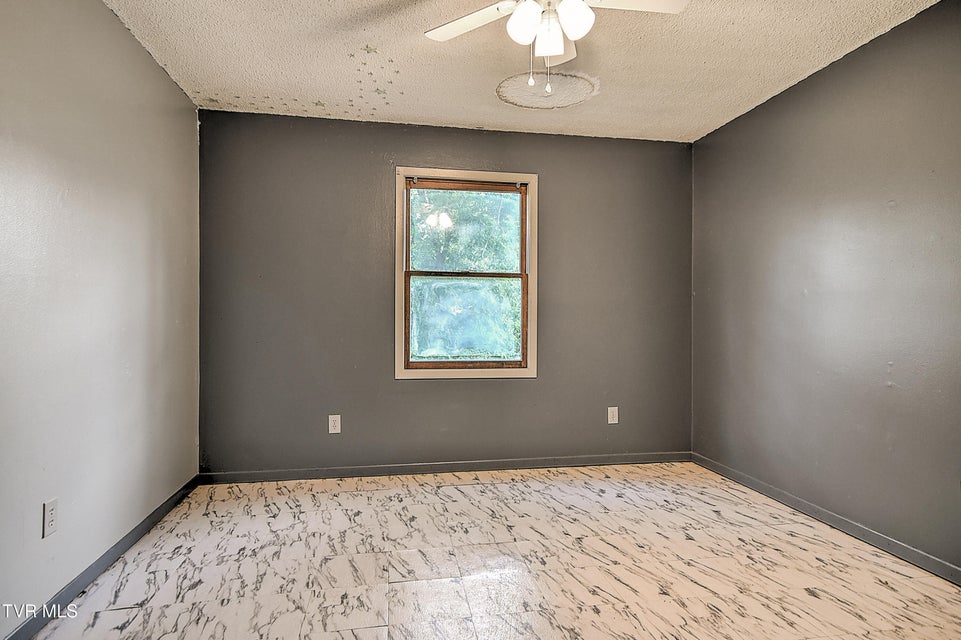 Photo #13: 609 Oakland Court