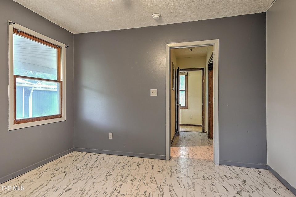 Photo #14: 609 Oakland Court