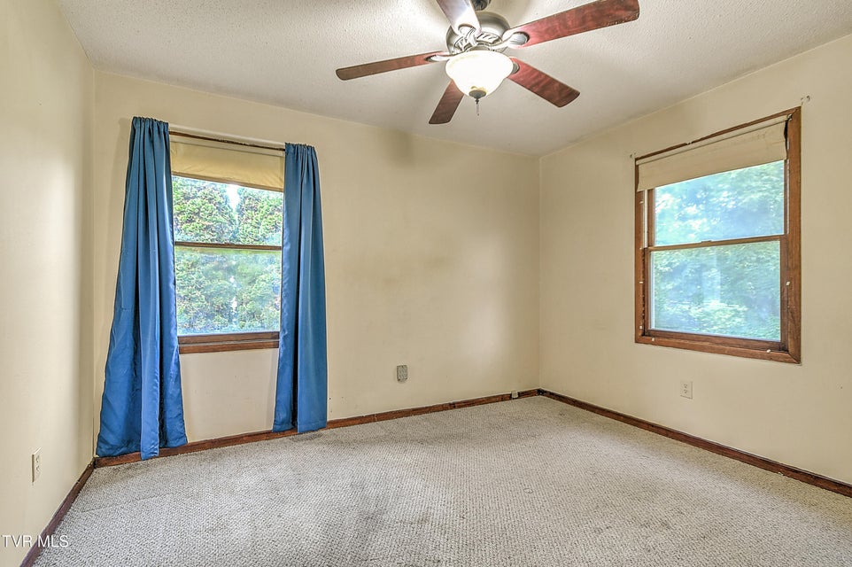Photo #17: 609 Oakland Court