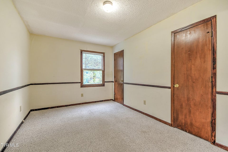 Photo #18: 609 Oakland Court