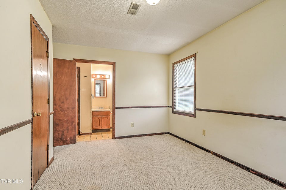 Photo #19: 609 Oakland Court