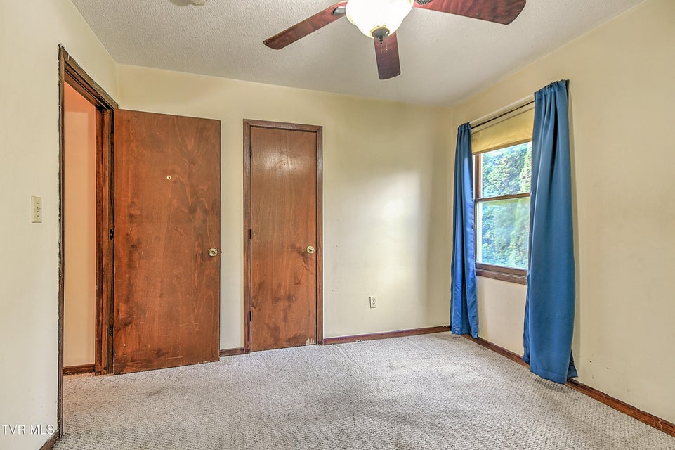 Photo #25: 609 Oakland Court