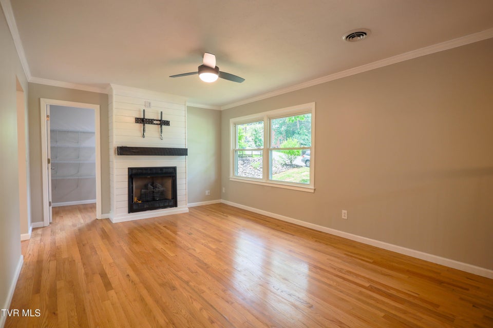 Photo #5: 1403 Brentwood Drive