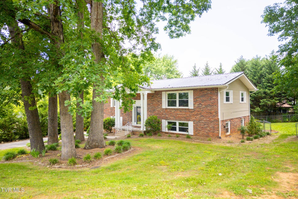 Photo #25: 1403 Brentwood Drive