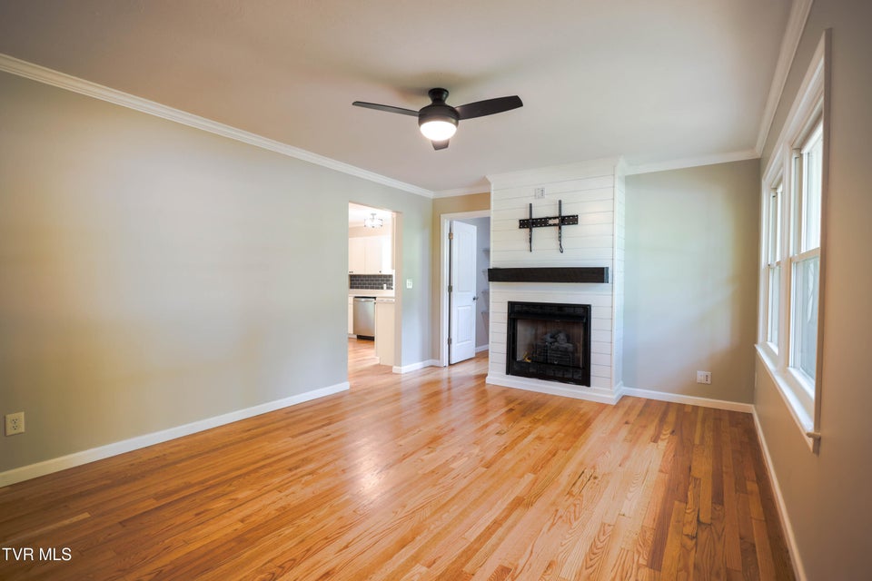Photo #6: 1403 Brentwood Drive