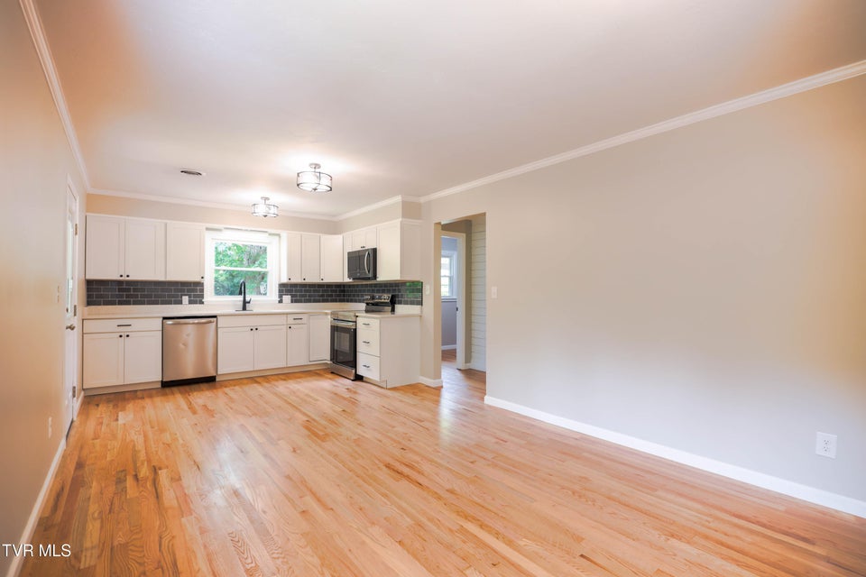 Photo #7: 1403 Brentwood Drive